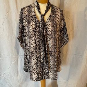 JL Jules & Leopold blouse V neck ties L top